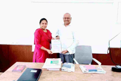 Nithya-Swho-have-cleared-the-tnpsc-group-2-exam-and-got-posted-as-Junior-Coop-Auditor-in-the-Department-of-Coop-Audit