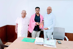 R-Dhanagopal-who-have-cleared-the-tnpsc-group-2-exam-and-got-posted-in-the-Direct-Assistant-Rural-Development-Department2